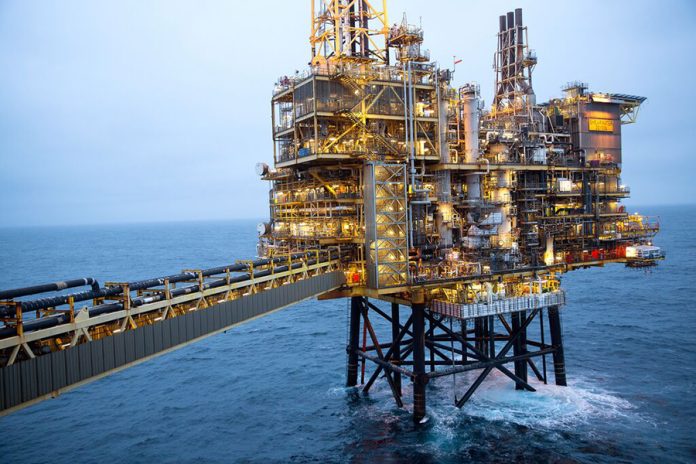 Shell u. Equinor Zusammenarbeit North Sea offshore platform