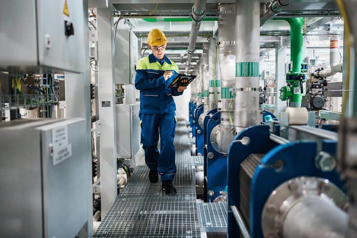 BASF nimmt 54-Megawatt-Wasserelektrolyseur in Betrieb / BASF commissions 54-megawatt water electrolyzer