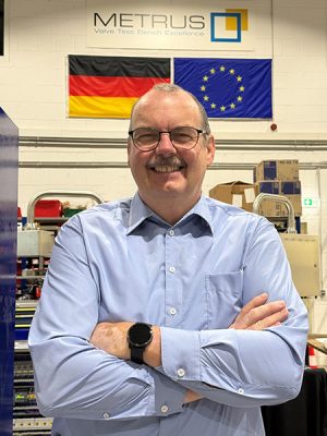 Th.Kamphausen_Metrus03 Thomas Kamphausen, Geschäftsführer der METRUS GmbH, leitet das Unternehmen seit 2017. Seine Handschrift prägt die klare Struktur, offene Kommunikation und technische Weiterentwicklung des Betriebs.