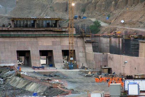 Das Bild zeigt noch den Bau des Wasserkraftwerks Cheves in Peru. Mittlerweile ist das Kraftwerk bereits seit vielen Jahren in Betrieb.	Quelle: Statkraft