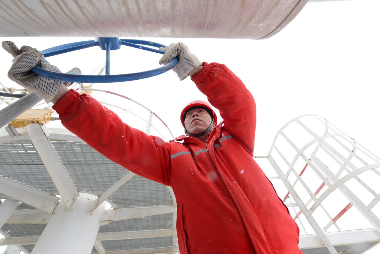 Der Maschinen- und Anlagenbau wartet nun auf einen kräftigen Aufwärtstrend für die Konjunktur – und mit ihm auch die Armaturenbranche.